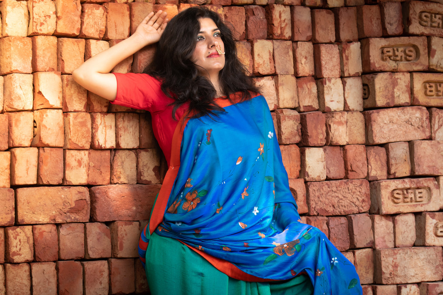 Hand-Painted Floral Saree – Elegance in Bloom