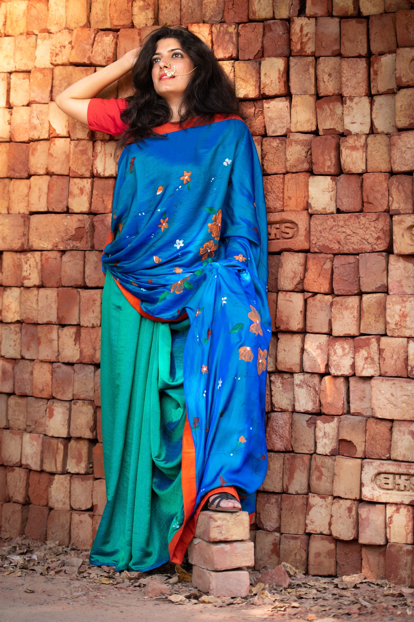 Hand-Painted Floral Saree – Elegance in Bloom
